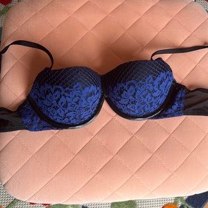 Like New Victoria’s Secret Bra. Push Up. Wore once. Washed